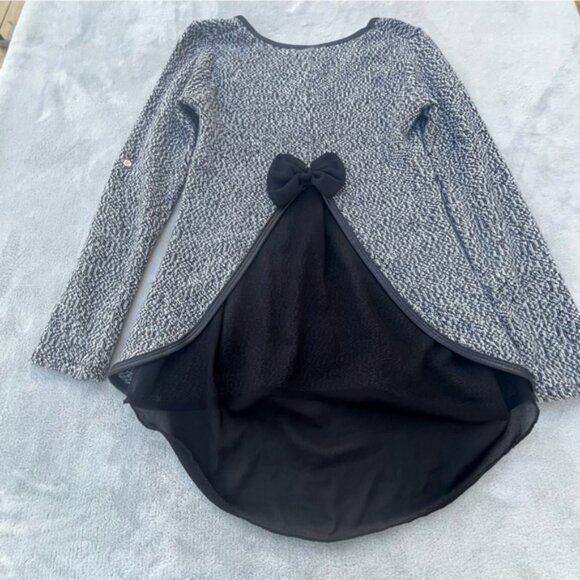 Des Si Belles Heather Black Knit Top Back Bow - Picture 4 of 10